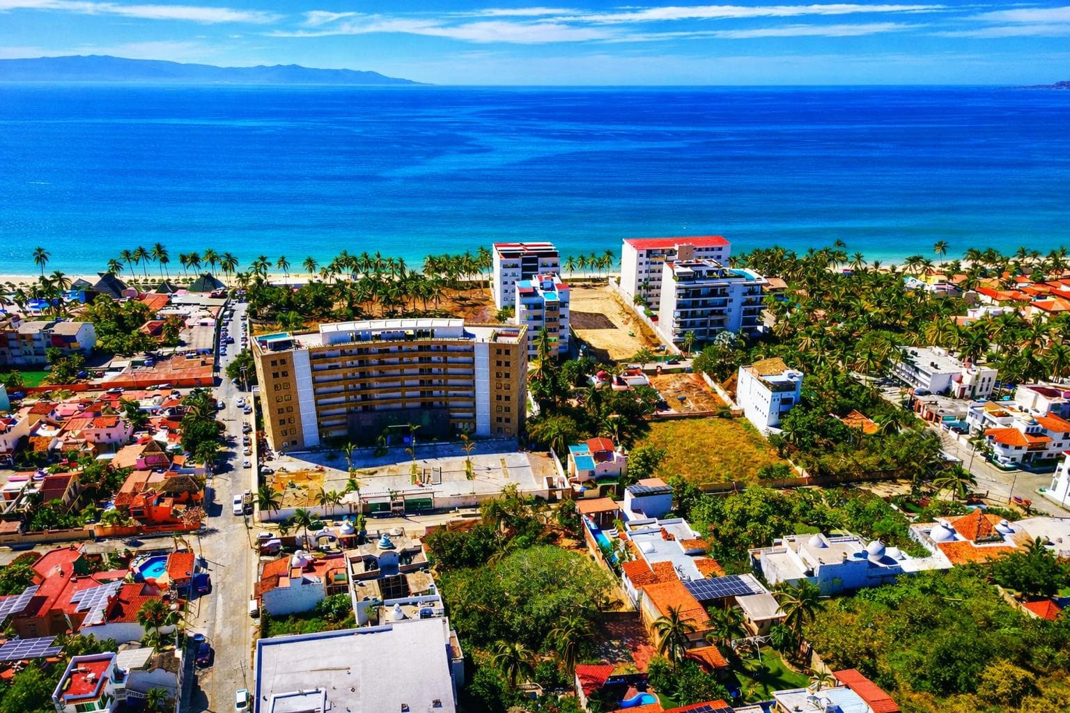 Terreno en venta en Zona Dorada Bucerias | Alto potencial para desarrollo a pasos de playa