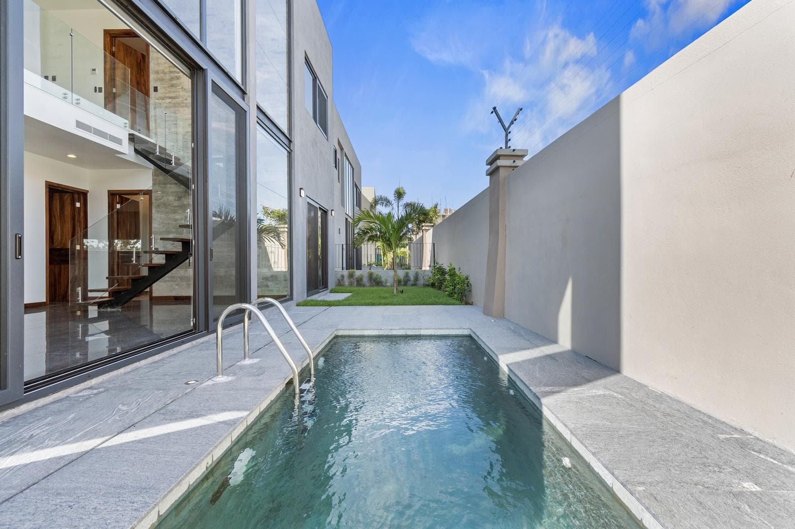 Casa en Venta en Karakal Residencial 3 recamaras con alberca privada ideal para inversion